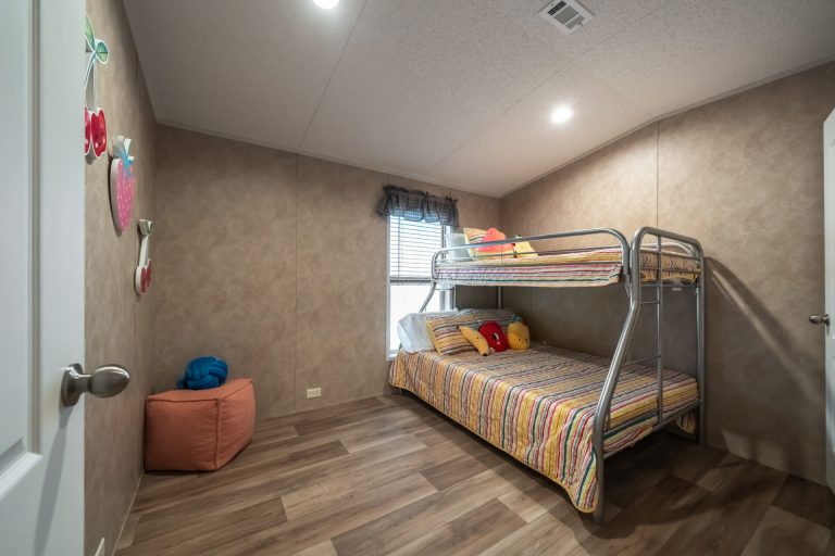 Legacy_Homes_Biloxi_H-1660-21FKA_Bedroom_9010-1