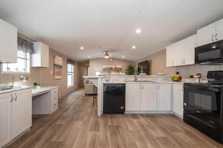 Legacy_Homes_Biloxi_H-1660-21FKA_Kit-Liv_8850-1