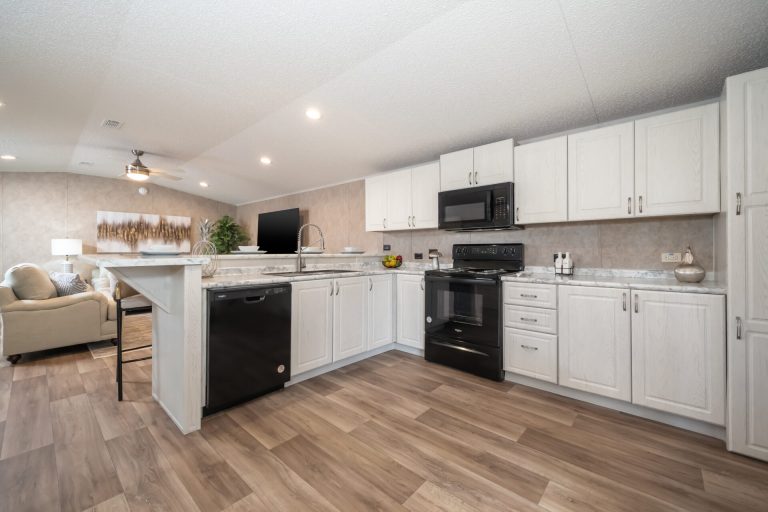 Legacy_Homes_Biloxi_H-1660-21FKA_Kit-Liv_8865-1