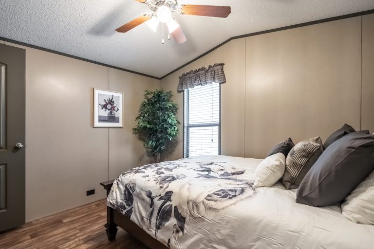 Legacy_S-12x56-21A_Bedroom_1125-1