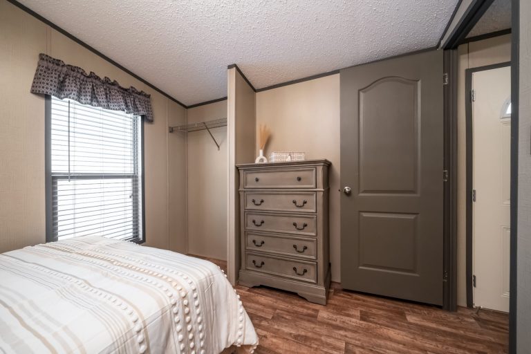 Legacy_S-12x56-21A_Bedroom_1166-1